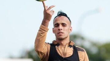 ناصر منسي يترقب فرصة جديدة مع الزمالك في كأس عاصمة