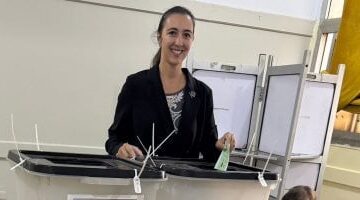 هادية حسني رئيس اتحاد الريشة الطائرة يشارك في انتخابات مجلس