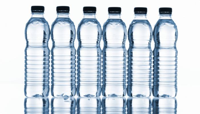 وزارة الصحة المصرية تشيل 8 أنواع من المياه المعدنية غير المرخصة من الأسواق
