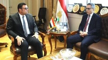 وزير الإسكان يكشف عن سبل جديدة للتعاون مع الجزائر لتعزيز