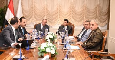 وزير الرياضة يعلن عن تطوير استاد المصرى خلال لقائه مع محافظ بورسعيد