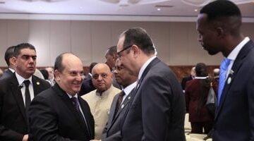 وزير قطاع الأعمال العام يعلن عن تعزيز التعاون مع الوزير