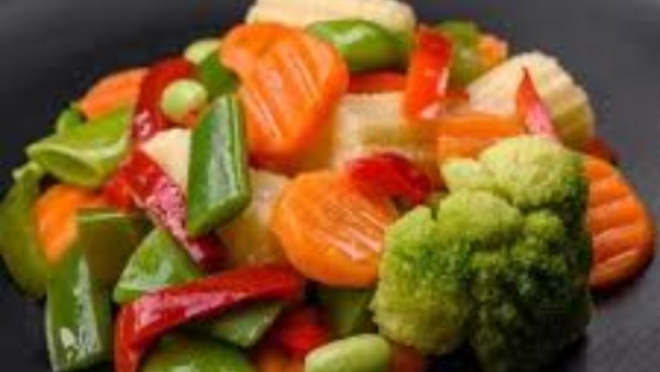 أسعار الخضار والفواكه في سوق العبور تشهد استقرار نسبي