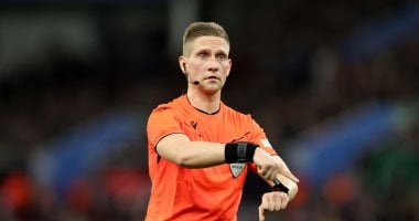 إسكوس يحكم مباراة مصر والكويت ويتابع تعادل الأهلي والزمالك