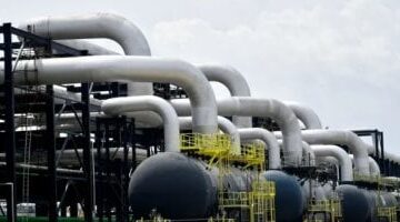 ارتفاع سعر النفط مع تصاعد التوترات الجيوسياسية في أوروبا وأمريكا