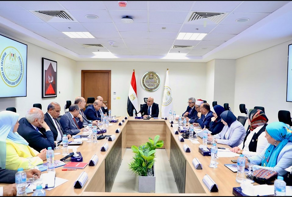 ’’نصــف العام’’ موعد نزول جداول امتحانات الترم الاول 2026 لصفوف النقل والشهادة الاعدادية