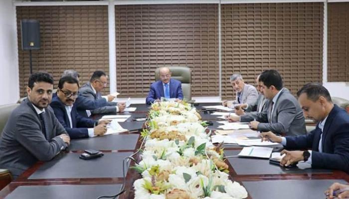 اليمن.. تحذير للمتاجر من ضغوط الحوثيين وزيادة الرقابة الصارمة