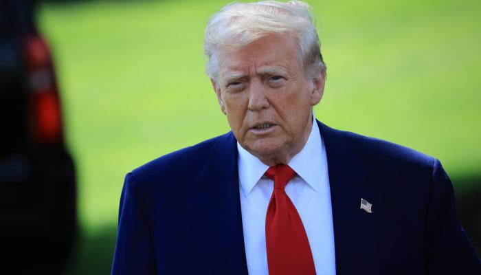 ترامب يتحدث عن “الفساد” في أوكرانيا وآمال السلام.. وويتكوف يتجه لموسكو