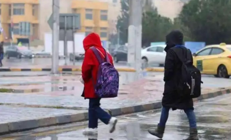 حقيقة تعطيل الدراسة في المدارس بسبب الأمطار .. إجراءات استثنائية لحماية الطلاب