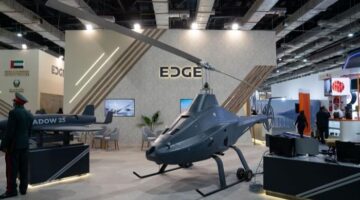 جناح الإمارات يجذب كبار المسؤولين في معرض إيدكس 2025 بمصر