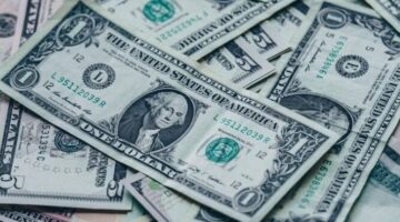 سعر الدولار اليوم مقابل الجنيه المصري كام الأخضر الاثنين 1