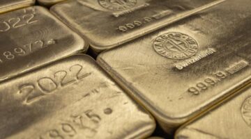 سعر الذهب اليوم ضغط مزدوج يسبب تراجع المعدن النفيس