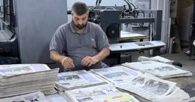 سوريا تطلق أول صحيفة ورقية مستلهمة من أبيات محمود درويش