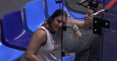 نور الشربيني وهنا رمضان يتبادلان ضحكًا طريفًا بسبب مشبك شعر في فيديو جديد