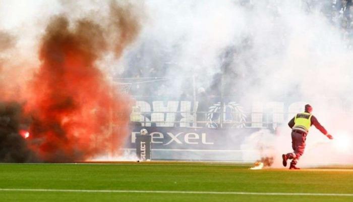 هبوط واحتراق في الملعب.. مباراة الـ4 ساعات تواجه النيران