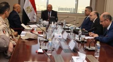 وزير الكهرباء يعلن اجتماعًا مع رؤساء المصرية للتعدين وجهاز الإشراف
