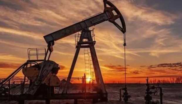 استقرار حذر في أسعار النفط العالمي وسط ترقب للأسواق