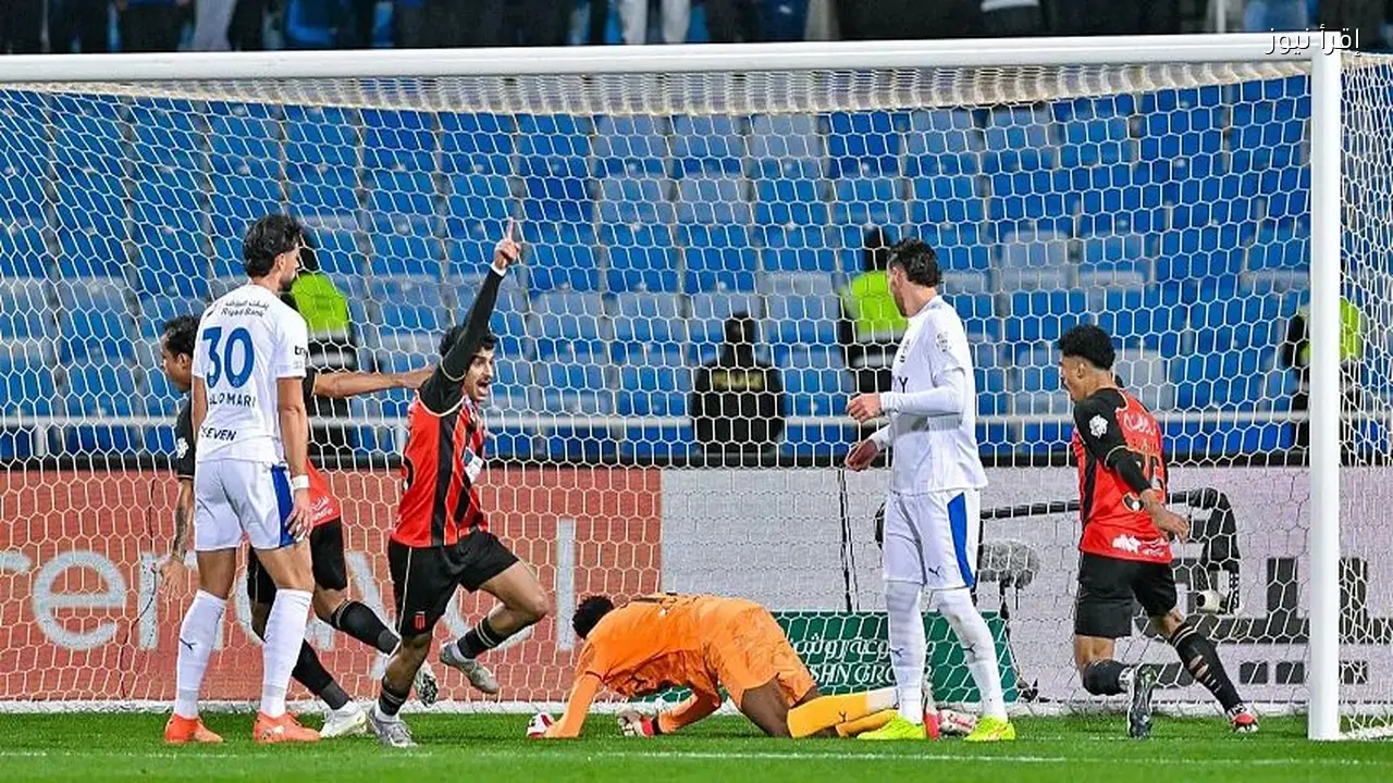 الهلال يتعادل مع الرياض ويواصل صدارة الدوري السعودي
