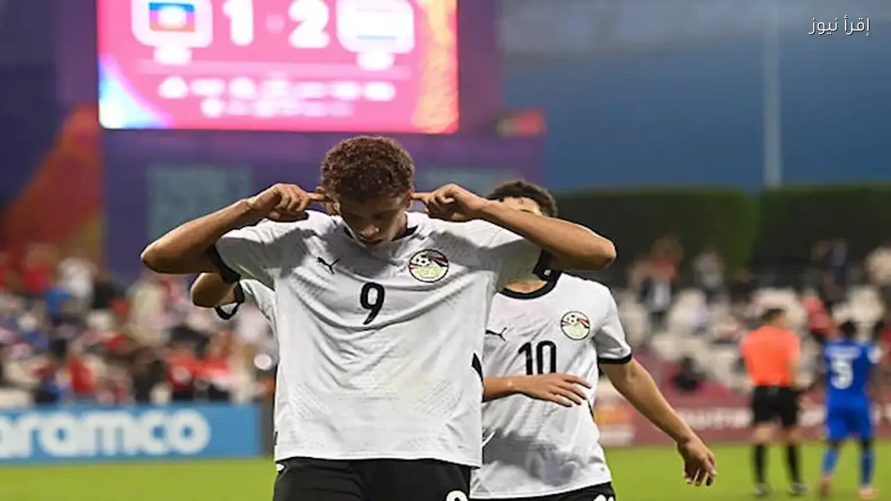 ثنائي مصري يرتدي قميص برشلونة ويثير الجدل قبل حمزة عبد الكريم