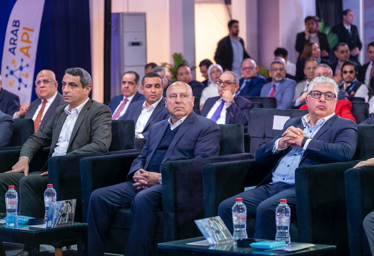 وضع حجر أساس مصنع خامات صيدلية