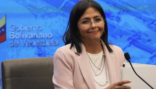 رئيسة فنزويلا تطلب دعم البرلمان في خطابها الأول