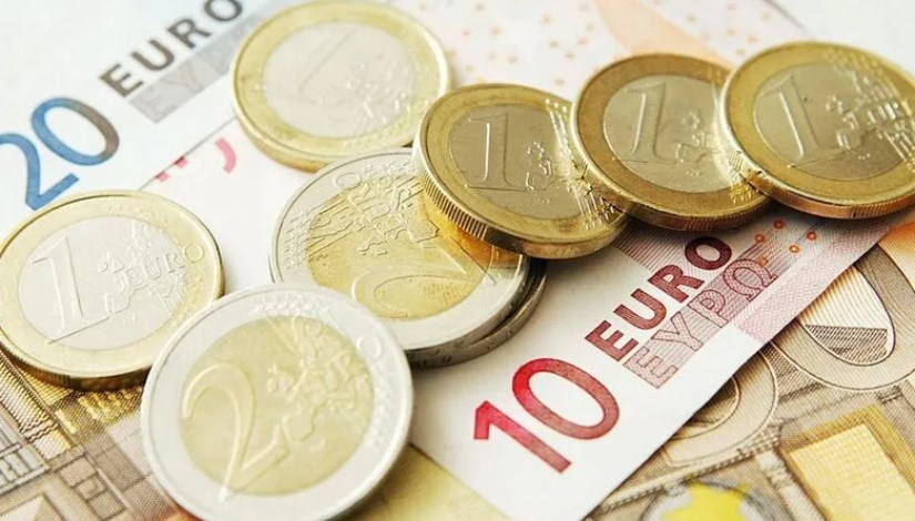 بعد تراجعه .. سعر اليورو اليوم في البنك الاهلي الثلاثاء 6 يناير 2026 والسوق السوداء