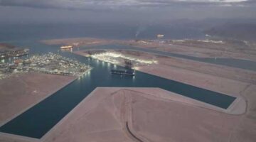 كامل الوزير يعلن بدء تشغيل محطة البحر الأحمر لتداول الحاويات