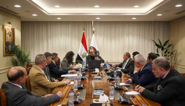 وزير قطاع الأعمال: نفتح أبواب الشراكة مع القطاع الخاص